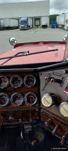 Used 2004 Freightliner Classic XL