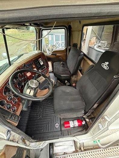 Used 2010 Mack GU813 Leach 29YD