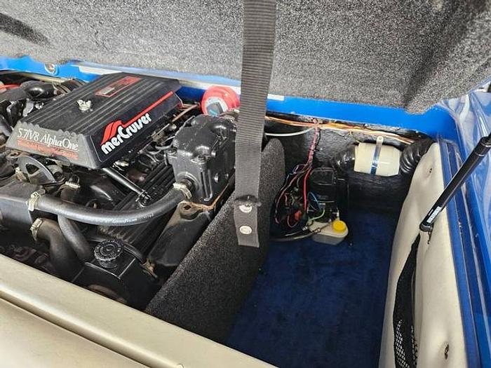 Used 1986 Commander Power Boat