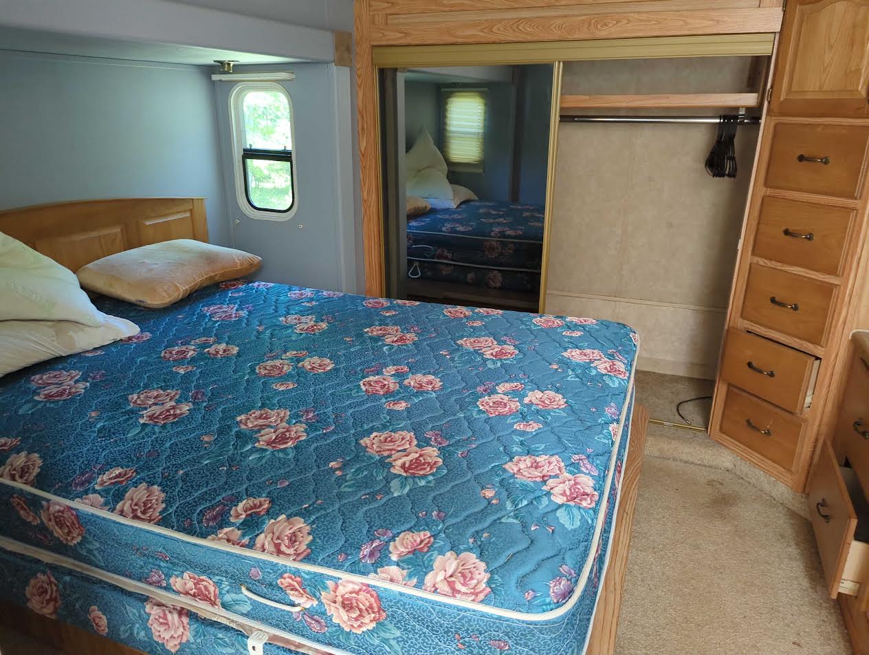 Used 2006 Forest River Cedar Creek 362BTS Fifth Wheel | Air Ride Hitch | Clean Title | Great Starter Camper