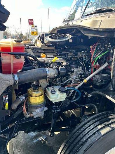 Used 2018 Freightliner Cascadia 125