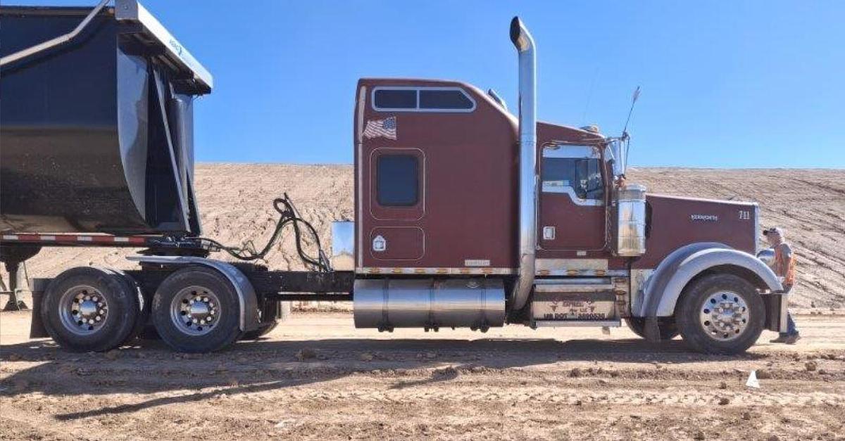 Used 1999 Kenworth W900 Sleeper Semi Truck