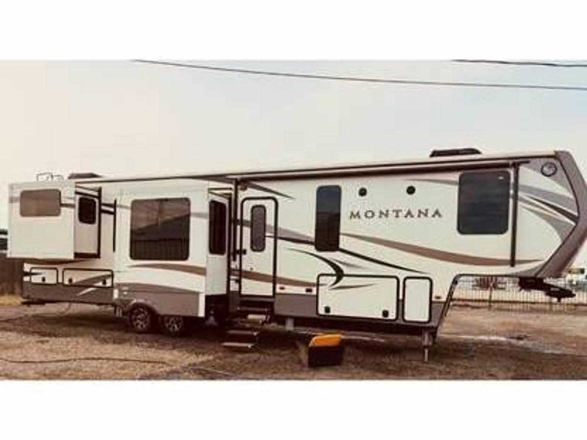 Used 2016 Keystone Montana 3791RD