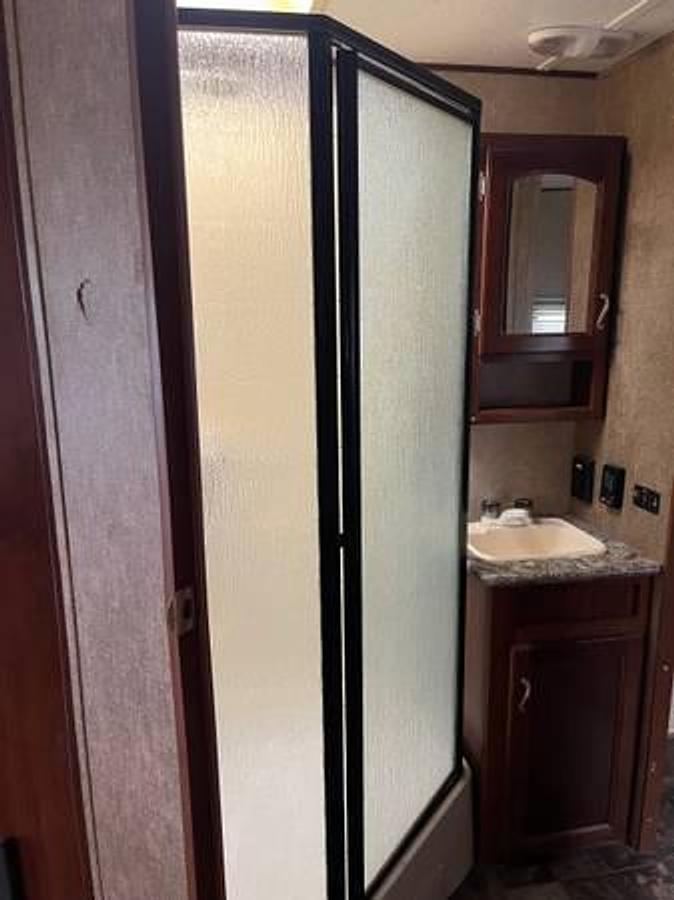 Used 2015 Primetime Avenger 33rsd