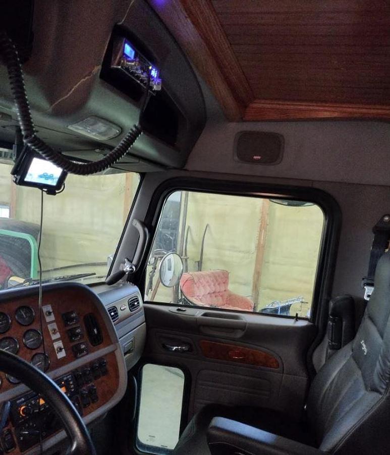 Used 2008 Peterbilt 389 ToterHome