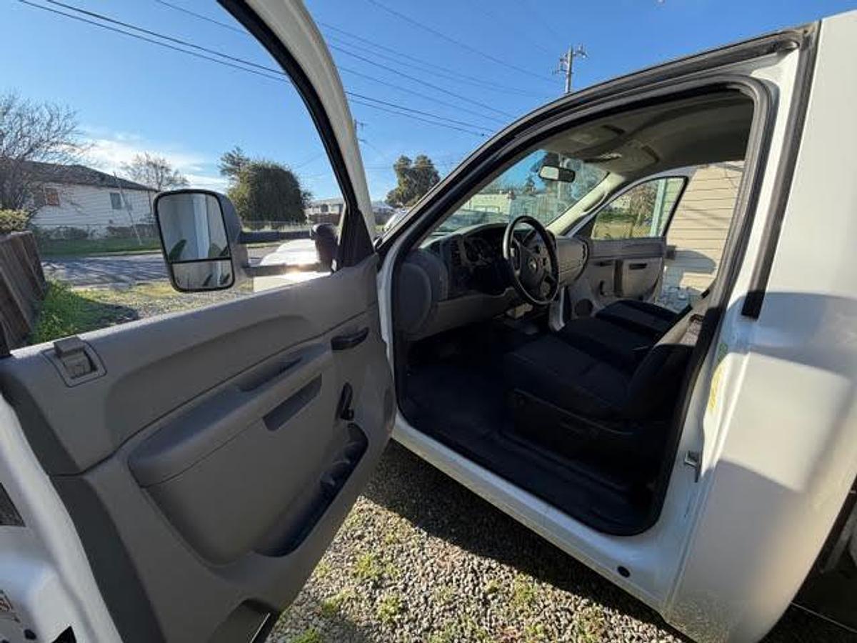 Used 2014 Chevrolet 3500 HD Bucket Truck