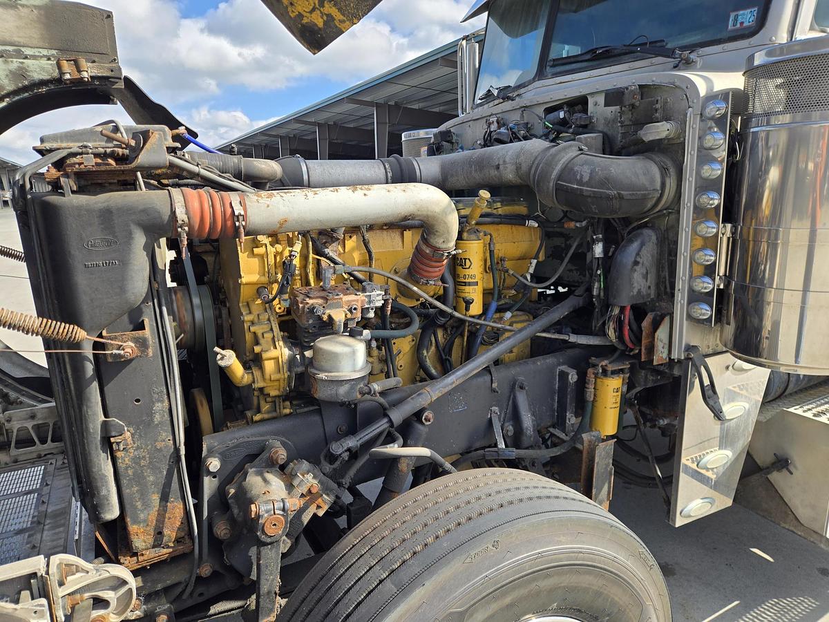 Used 1995 Peterbilt 379 Sleeper Semi Truck