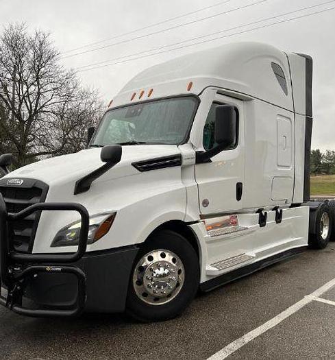 Used 2024 Freightliner CASCADIA 126