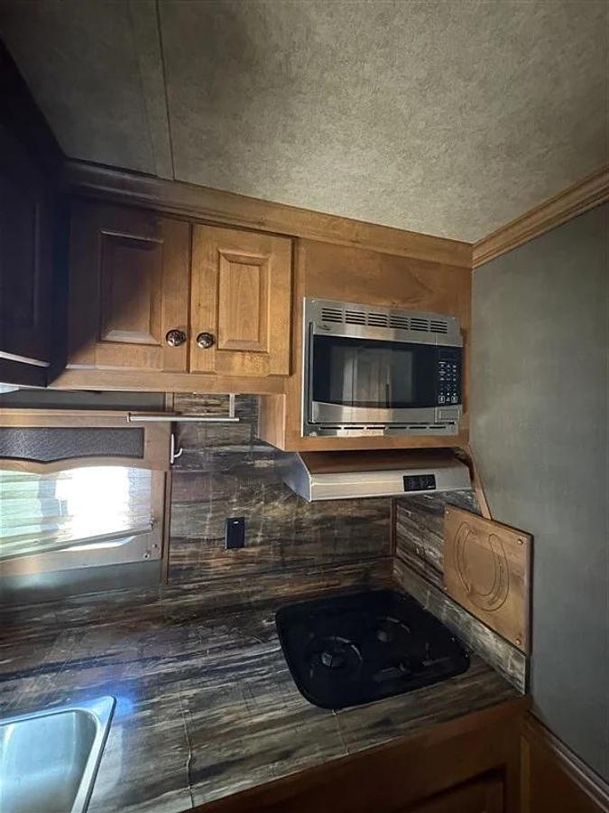 Used 2017 Merhow 4 Horse with Living Quarters
