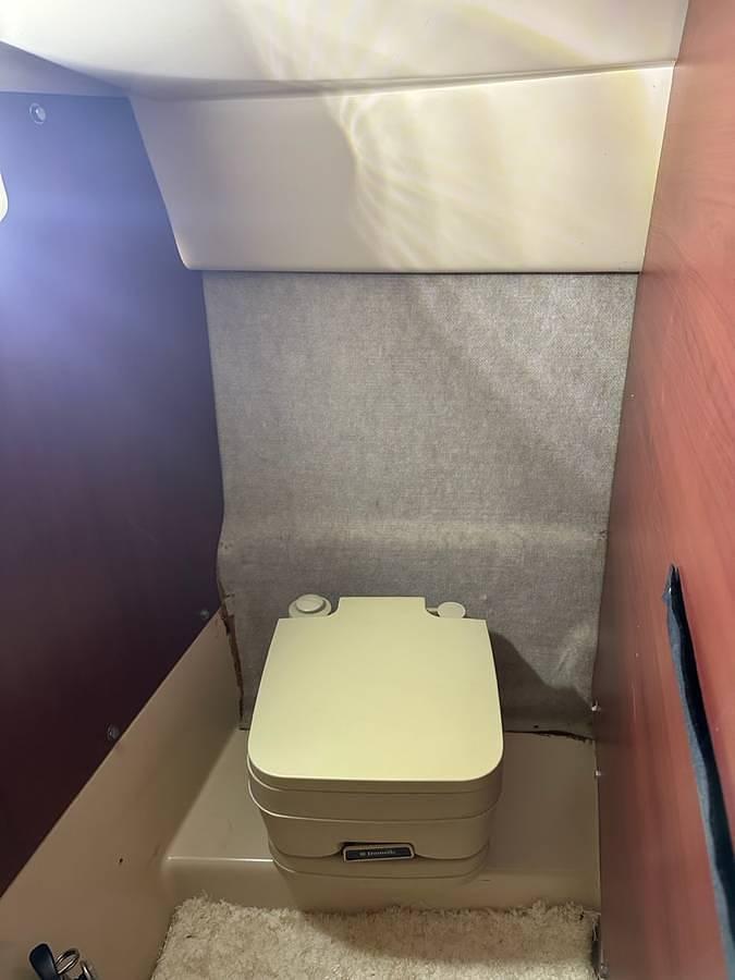 Used 2011 MacGregor M26 Powersailer • 90 HP Evinrude • Trailer Included • Sleeps 6