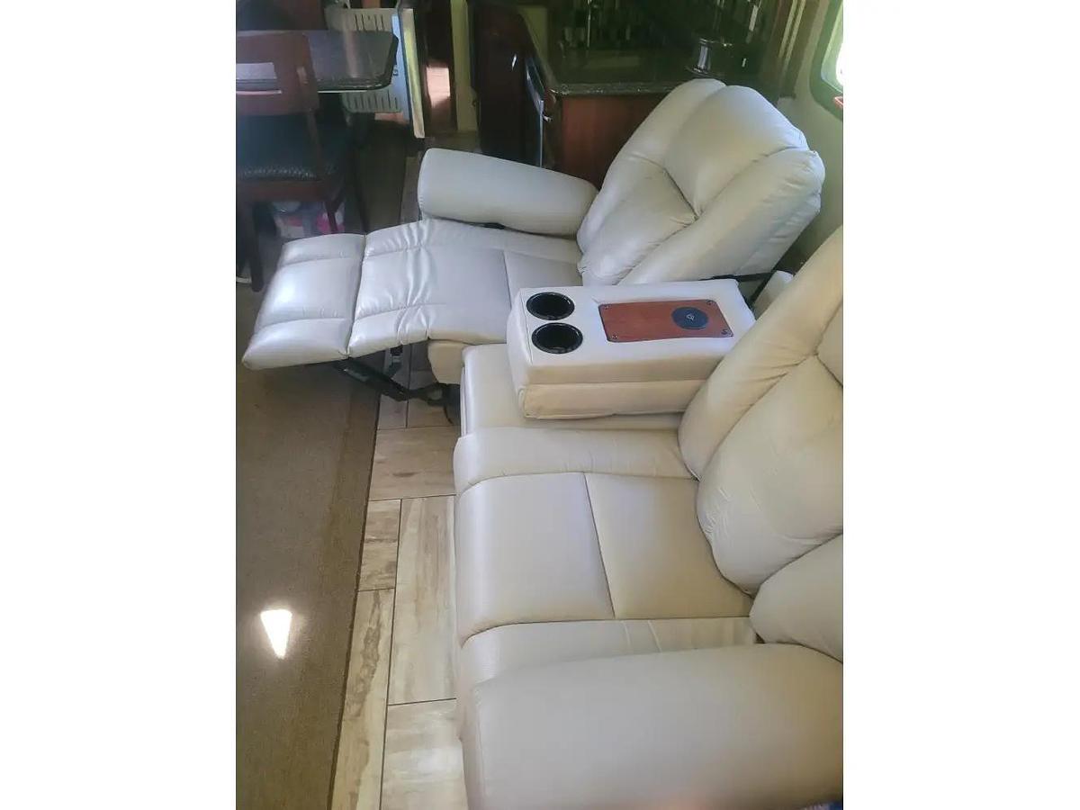 Used 2017 Fleetwood Discovery 37R Class A Motorhome