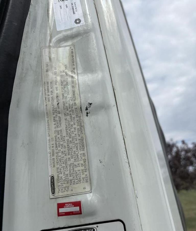 Used 2012 Freightliner Cascadia 113 Day Cab Semi Truck