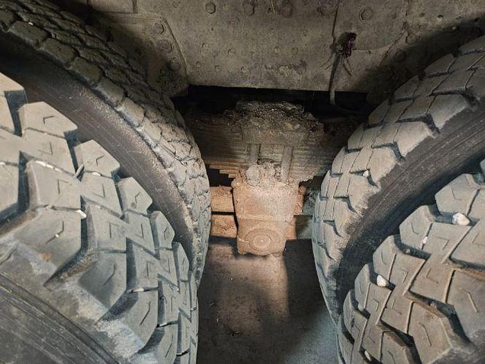 Used 1993 Peterbilt 379 Manure Spreader