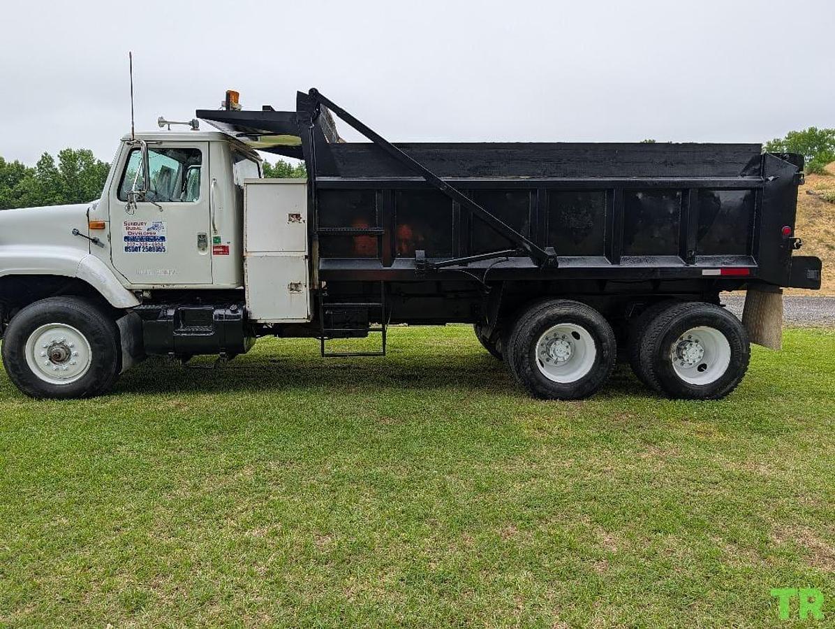 Used 1997 International S2600 Heavy-Duty Commercial Truck