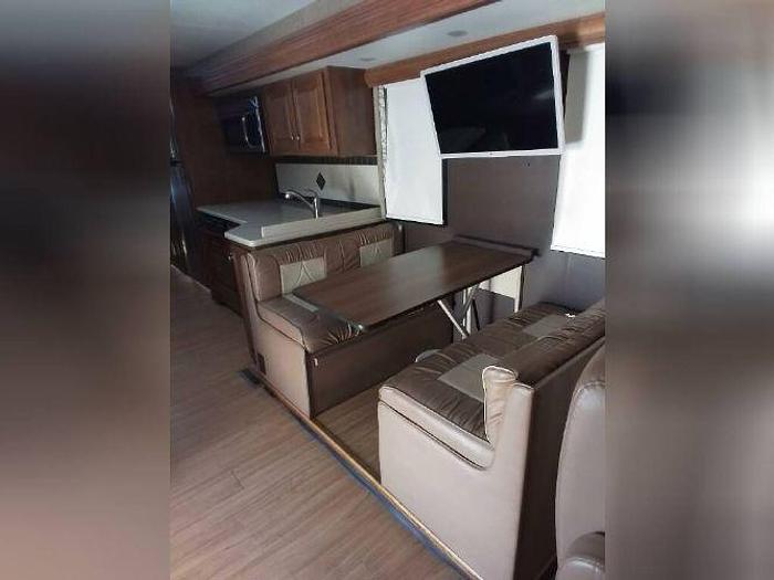 Used 2014 Thor Palazzo 33.2