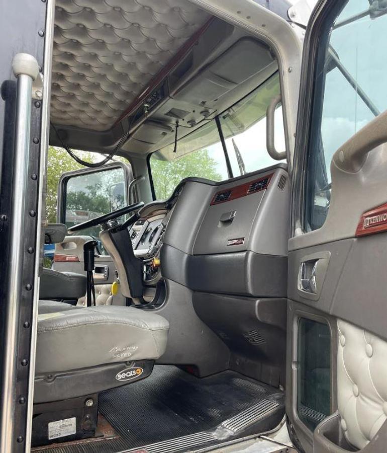 Used 2007 KENWORTH W900