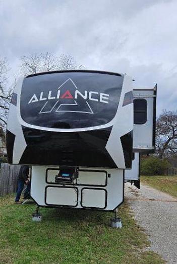 Used 2022 Alliance Valor 40V13