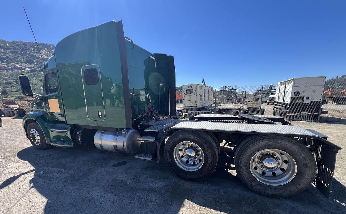 Used 2015 Peterbilt 579