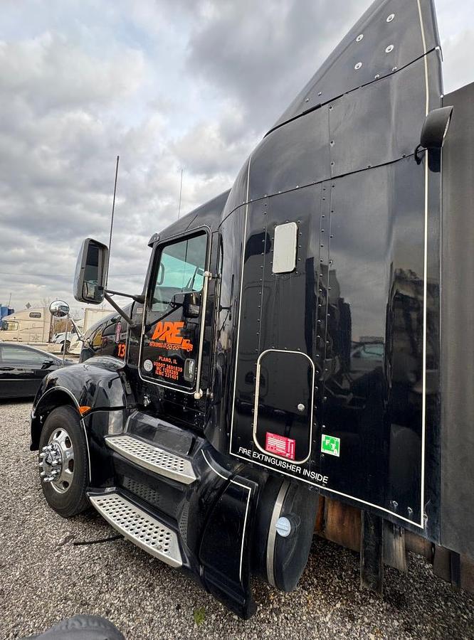 Used 2012 Kenworth T660 Sleeper Semi Truck