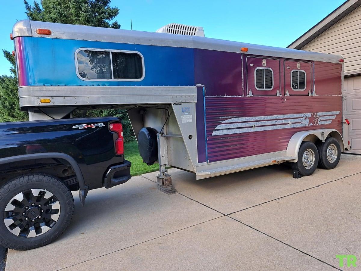 Used 1999 4 Star 2-Horse Trailer