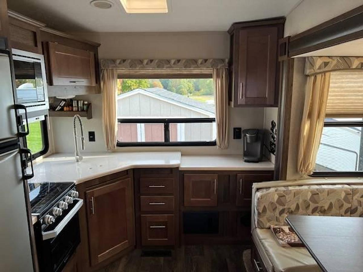 Used 2020 Forest River Wildcat Maxx 262RGX Fifth Wheel