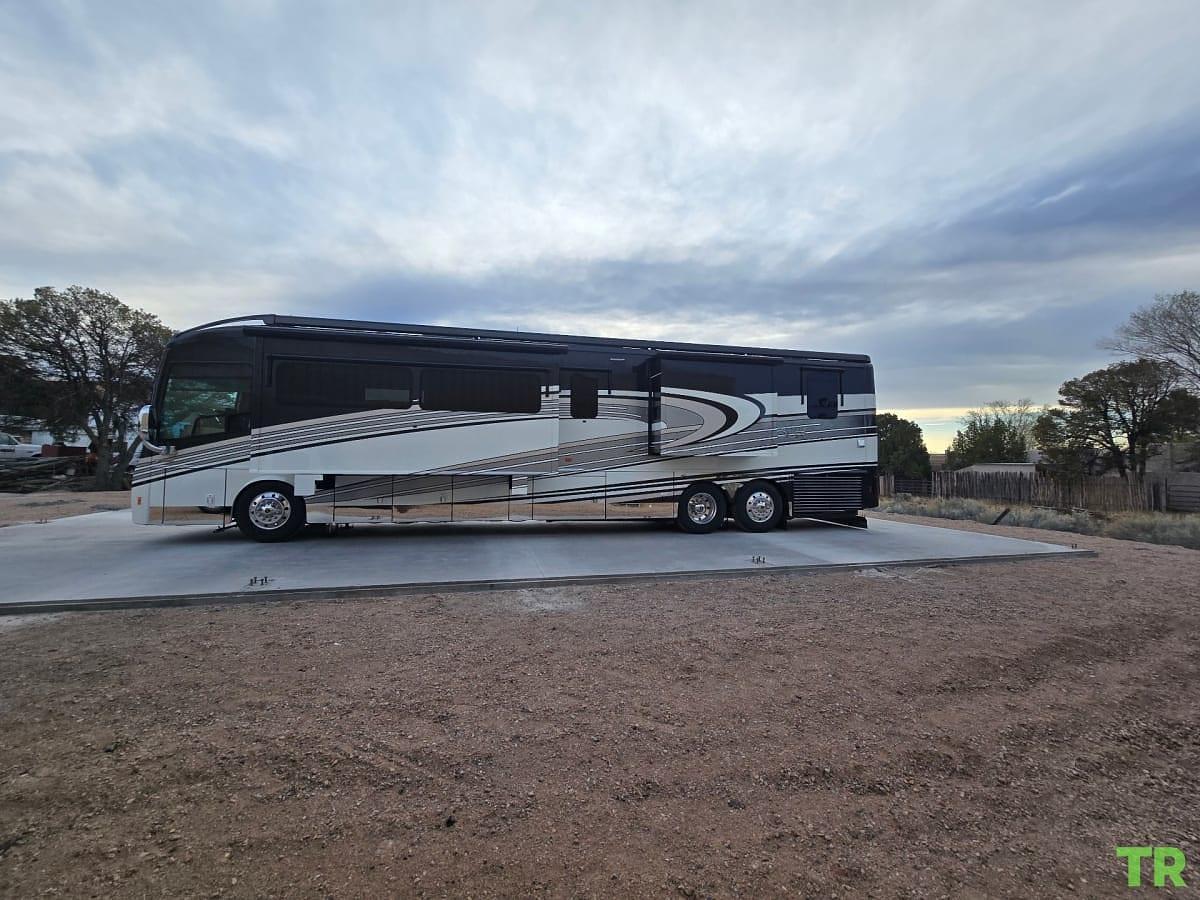 Used 2017 Winnebago Grand Tour 45RL