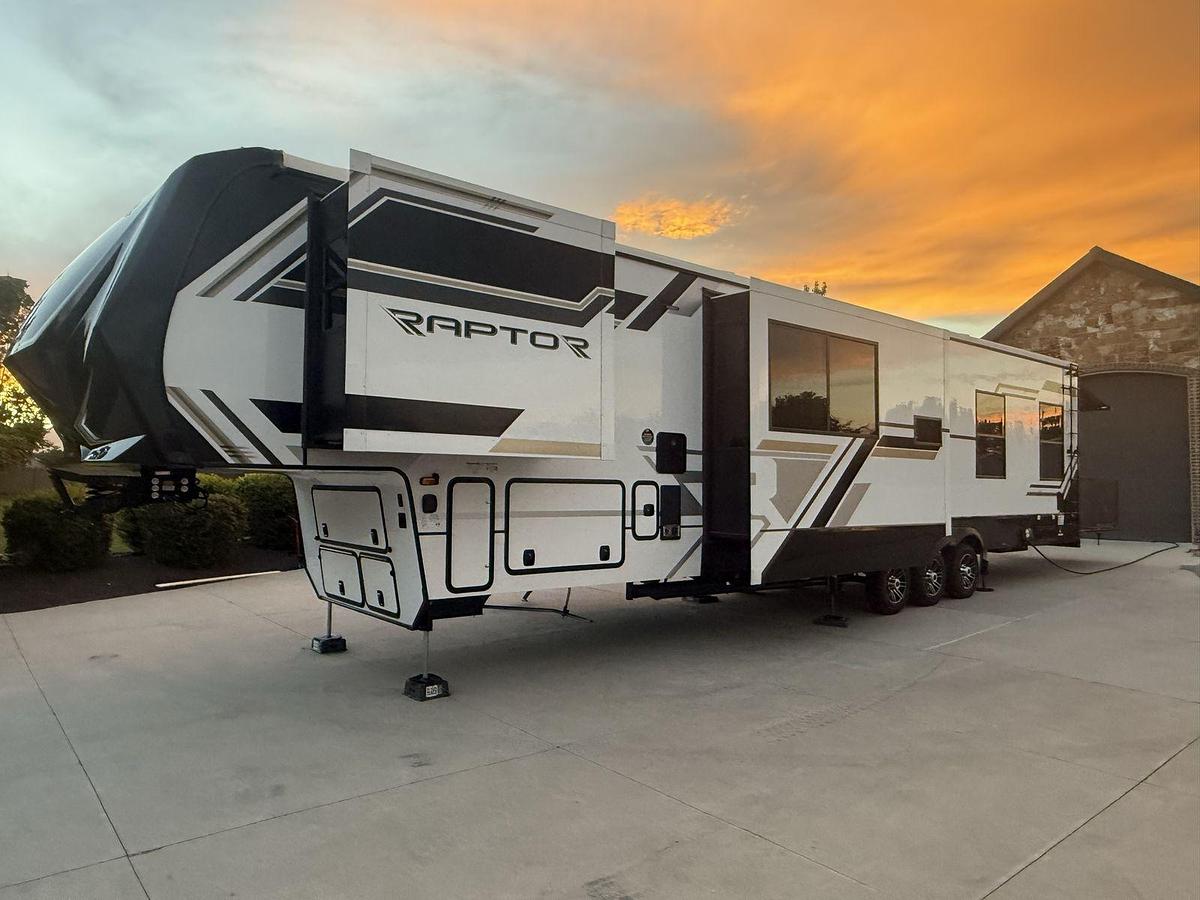 Used 2025 Keystone Raptor 433 Toy Hauler Fifth Wheel