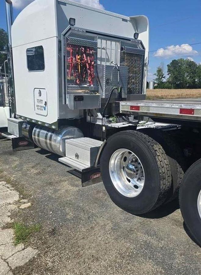 Used 2020 Peterbilt 389 Sleeper Semi Truck