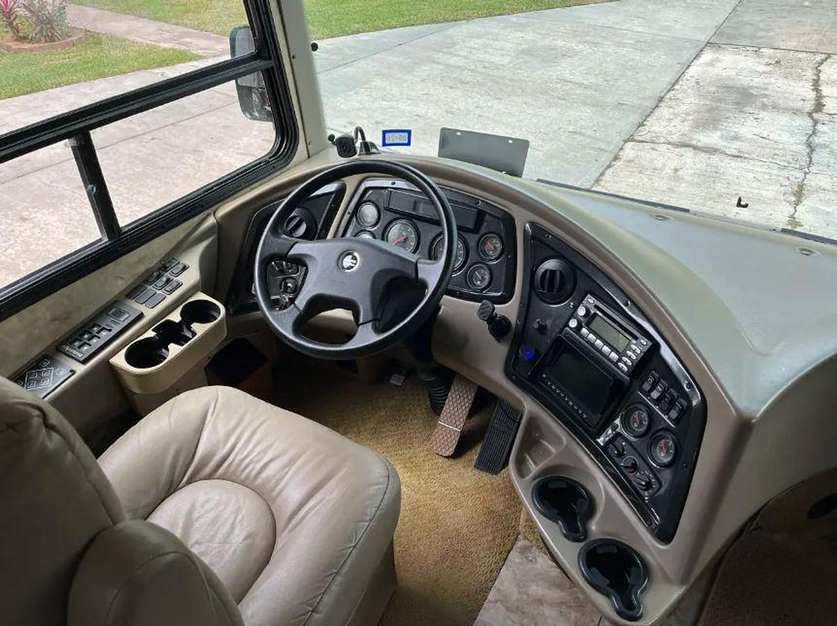 Used 2008 Coachmen Cross Country 382DS Class A Motorhome