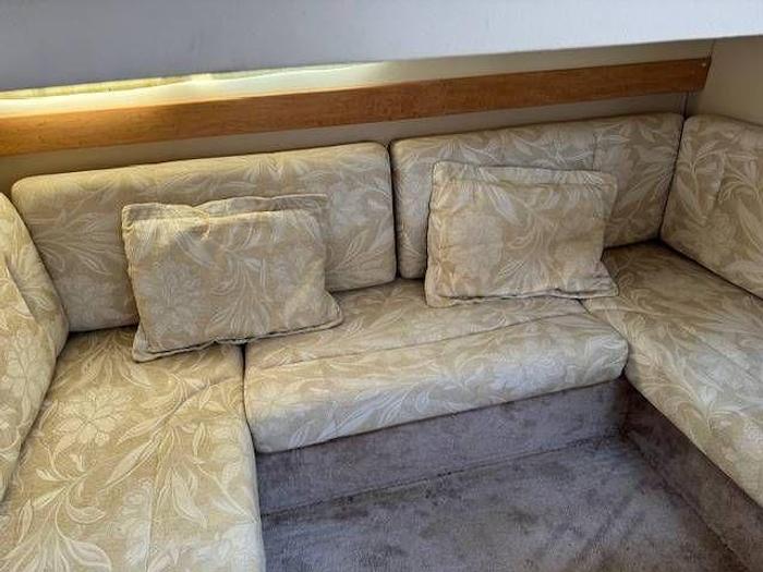 Used 2000 Larson Cabrio 330