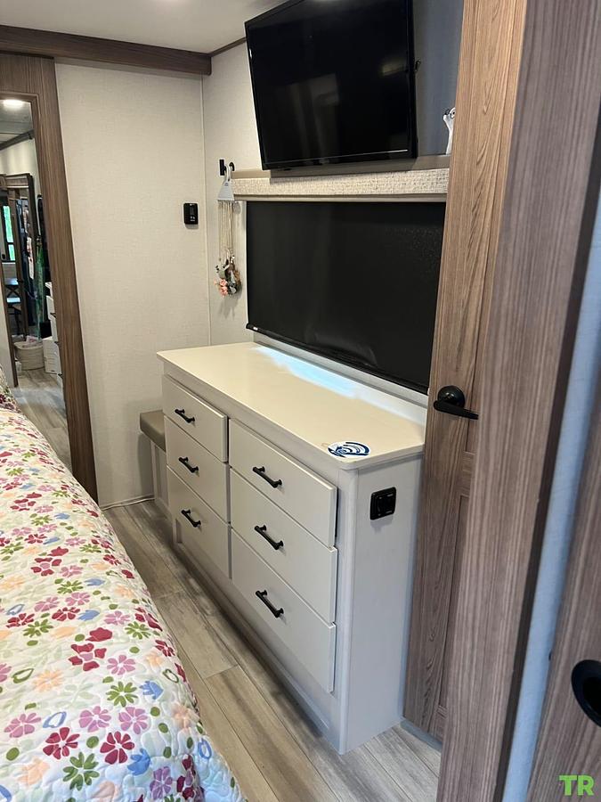 Used 2023 Alliance Paradigm 395DS Fifth Wheel