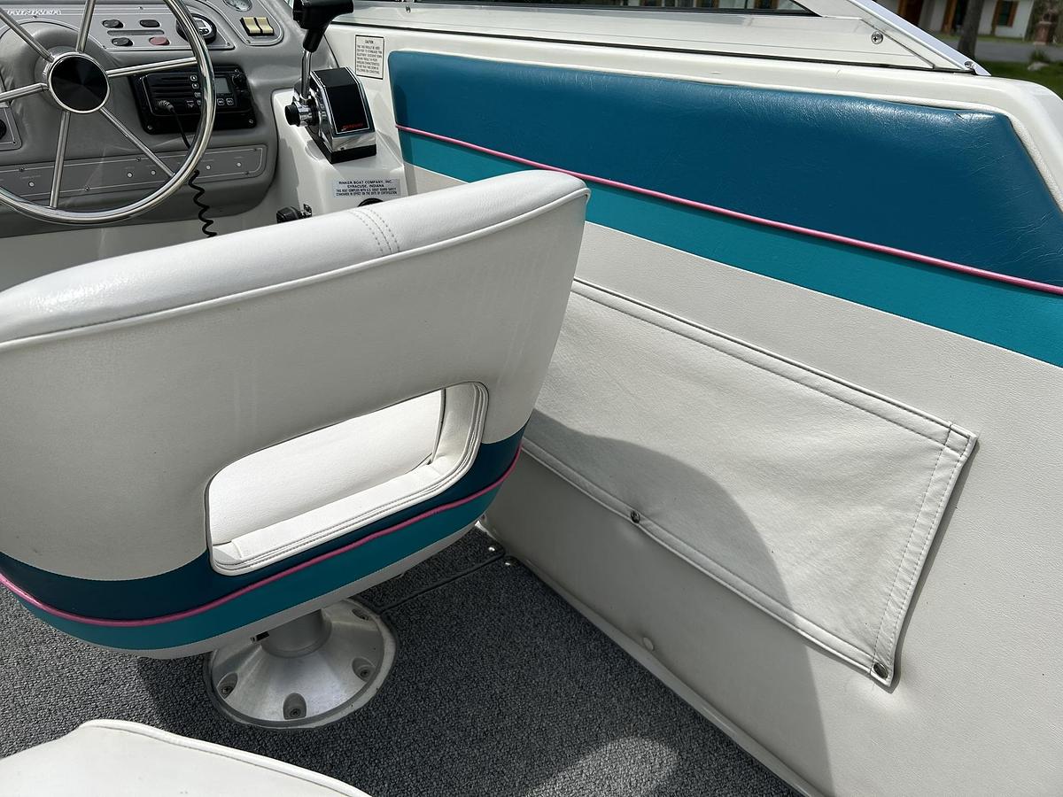 Used 1993 Rinker Fiesta Vee 260 Cruiser