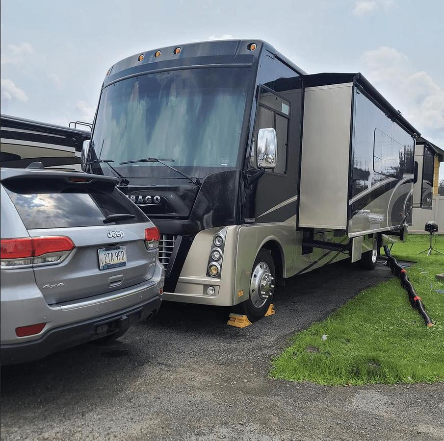 Used 2016 Winnebago Adventurer 38Q