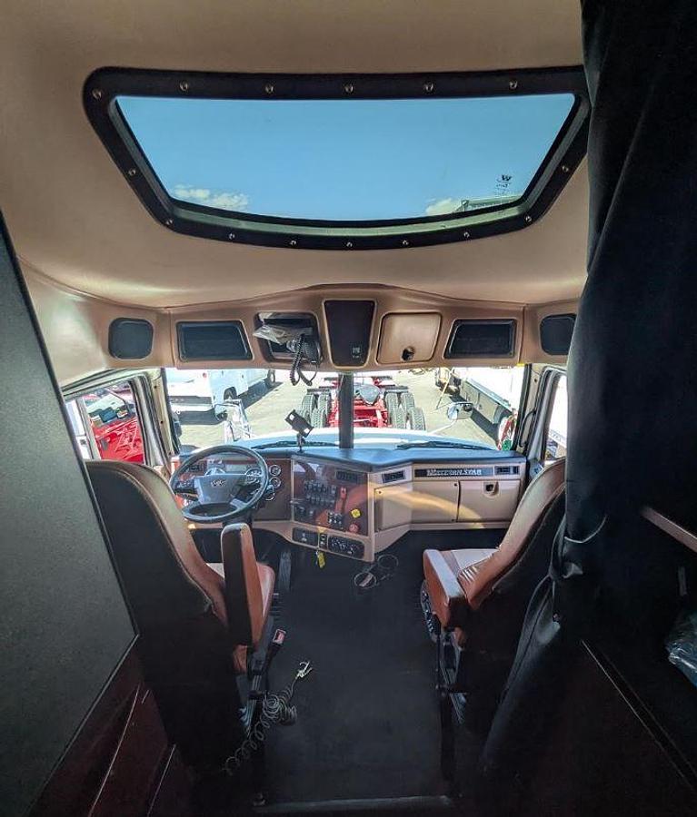 Used 2022 Western Star 5700XE