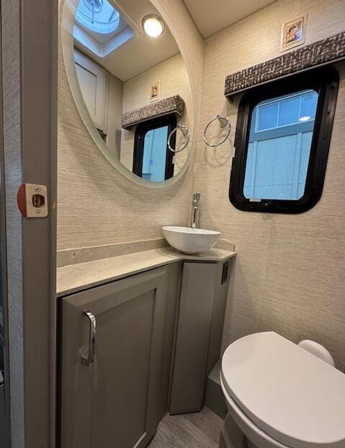 Used 2022 Tiffin Wayfarer 25TW Class C Motorhome