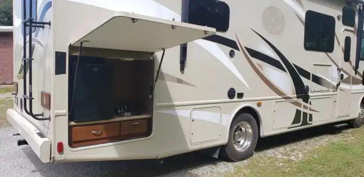 Used 2016 Thor Motor Coach ACE Class A Motorhome