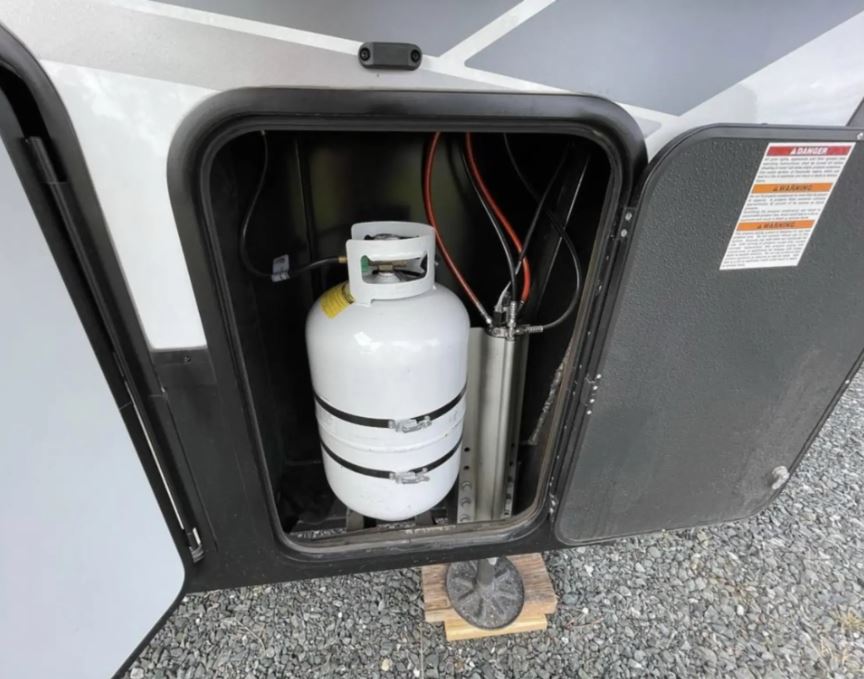 Used 2021 Grand Design MOMENTUM 376THS Fifth Wheel