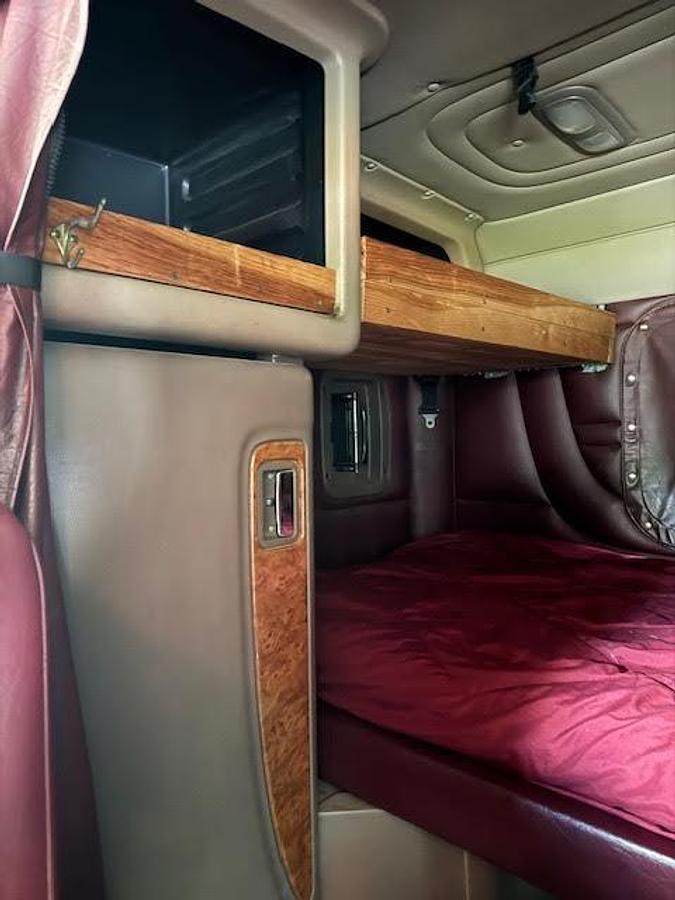 Used 2009 Peterbilt 389