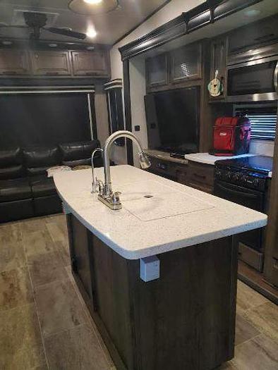 Used 2018 Heartland Gateway 3900MB