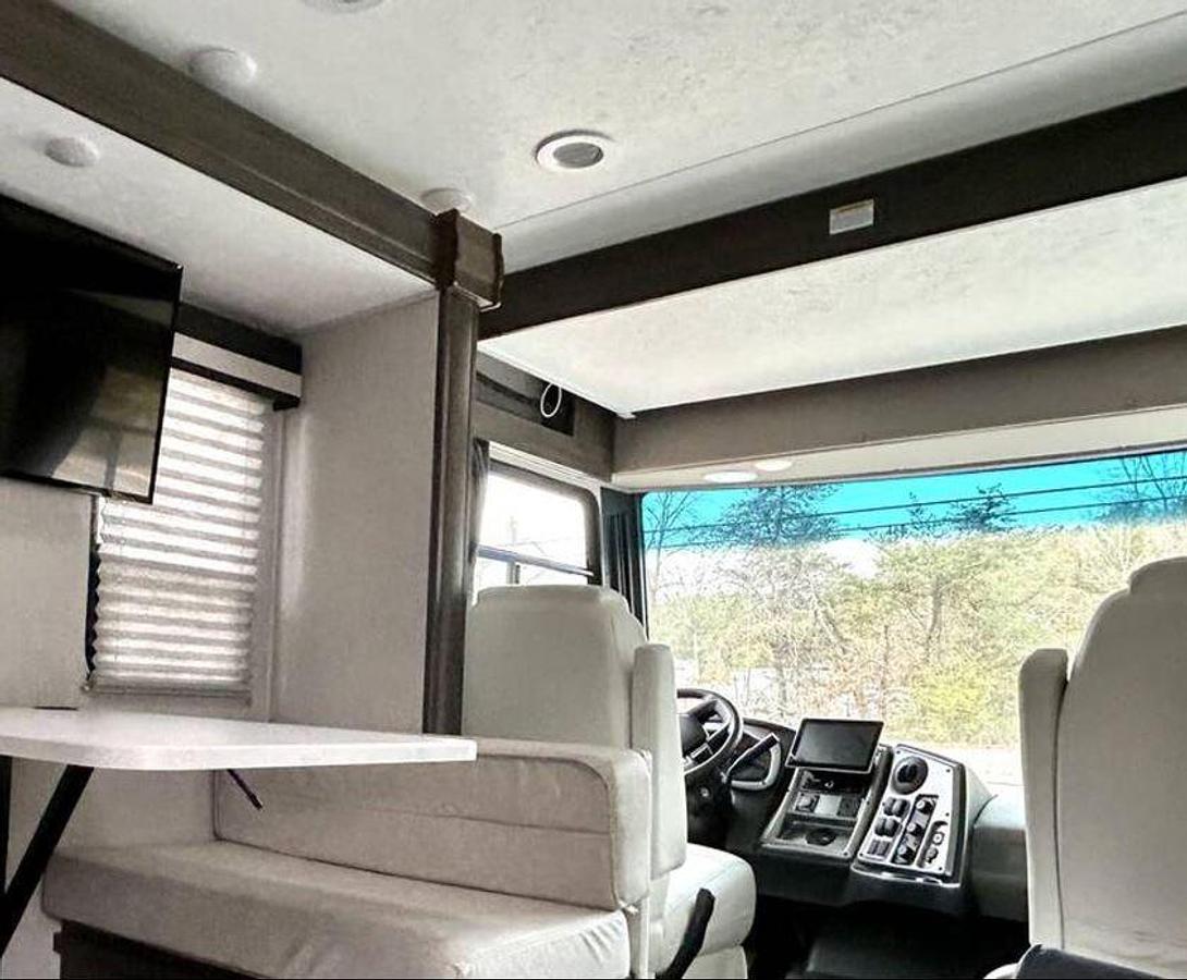 Used 2023 Coachmen Pursuit 29XPS