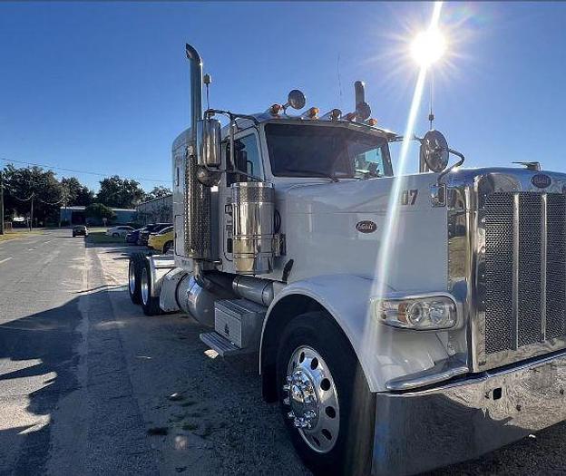 Used 2014 Peterbilt 389 Glider Kit
