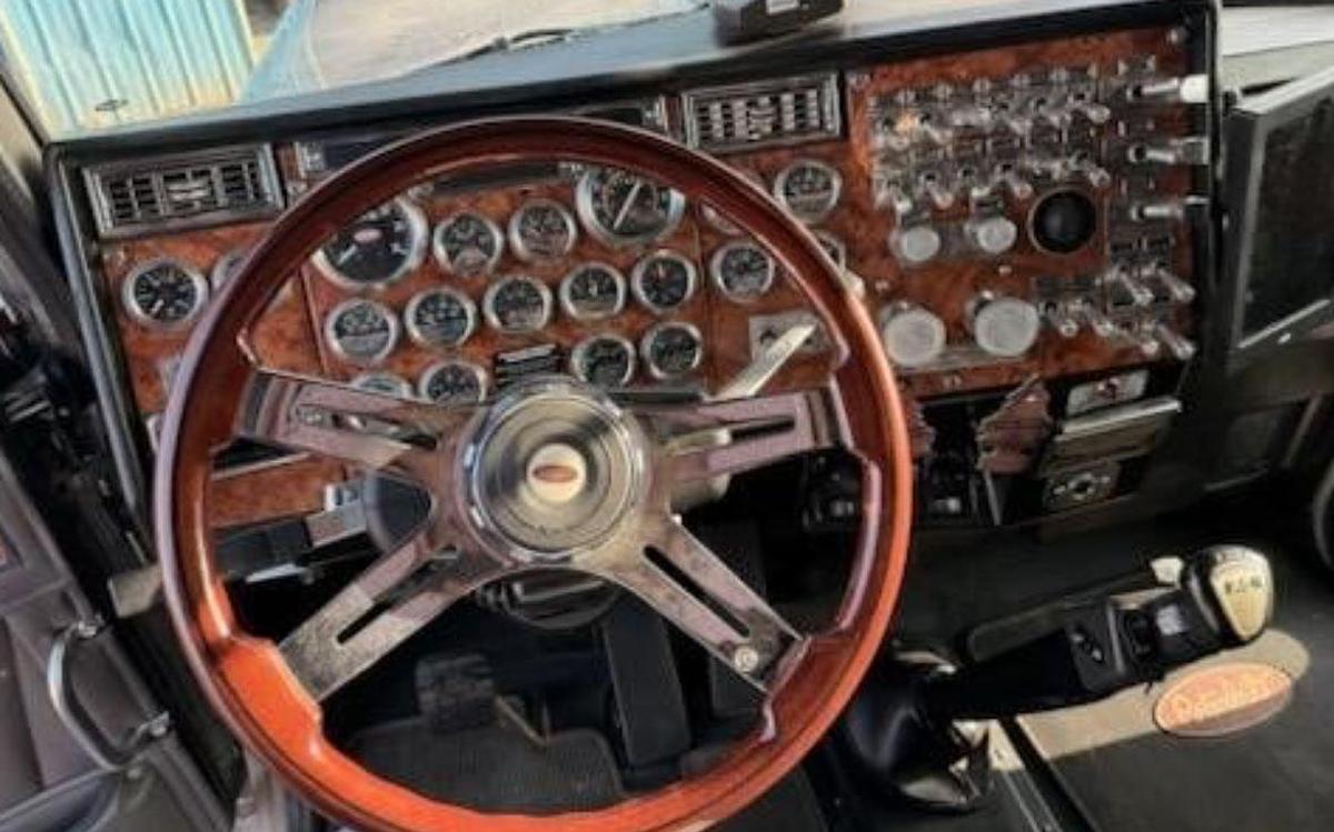 Used 1997 Peterbilt 379