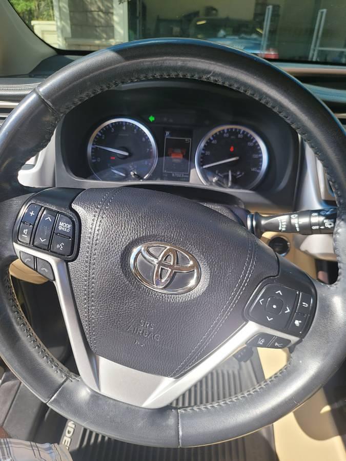 Used 2019 Toyota Highlander XLE