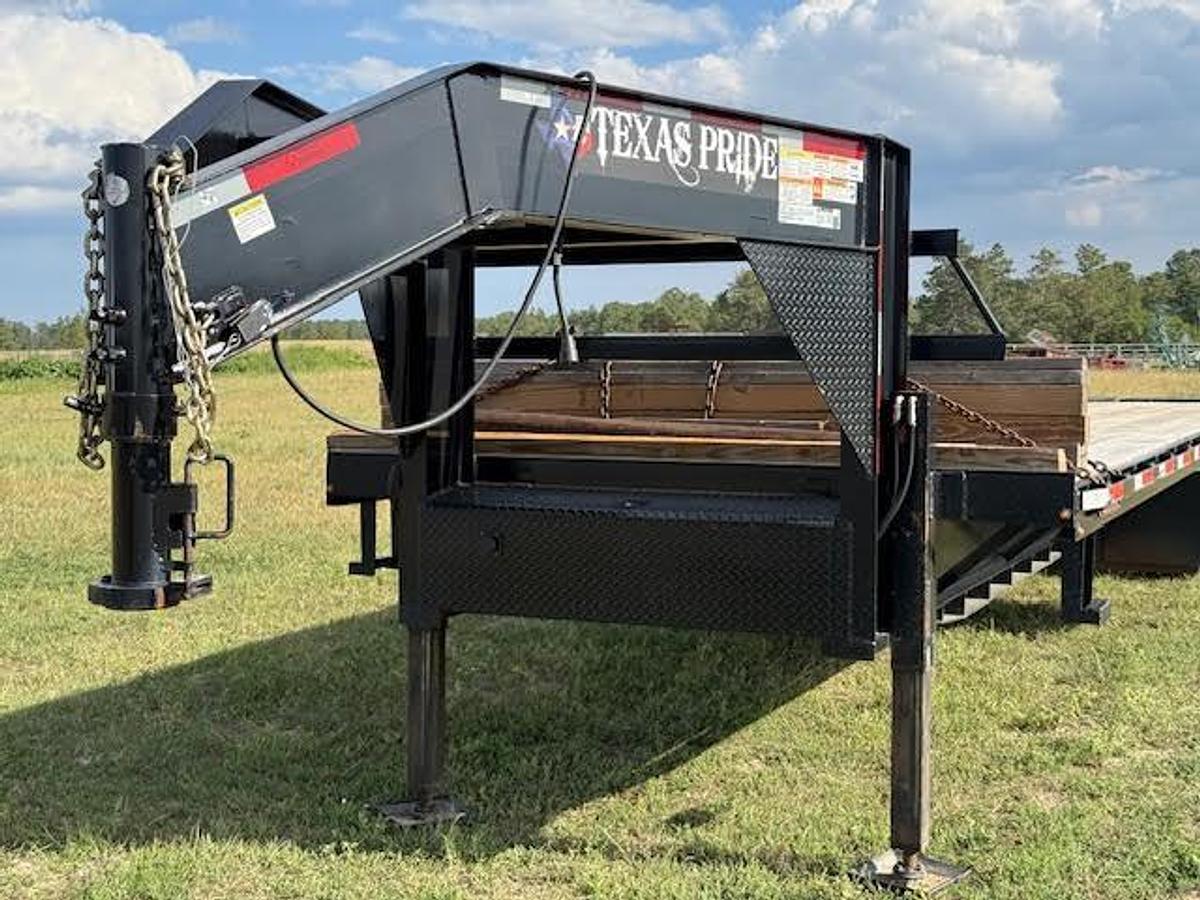 Used 2023 Texas Pride 32' Flatbed Trailer