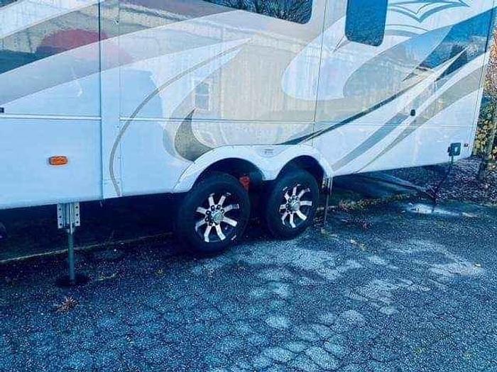 Used 2023 CrossRoads Redwood RW4001LK