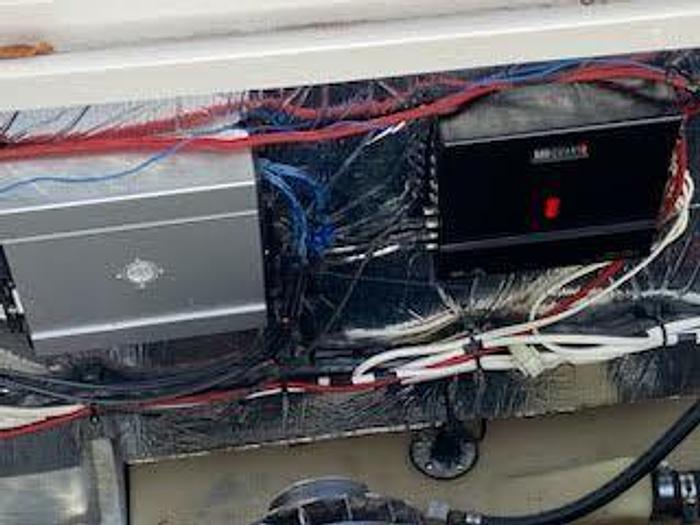 Used 2001 Four Winns 248 Cuddy