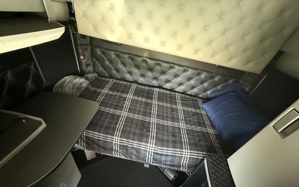 Used 2021 Kenworth W990