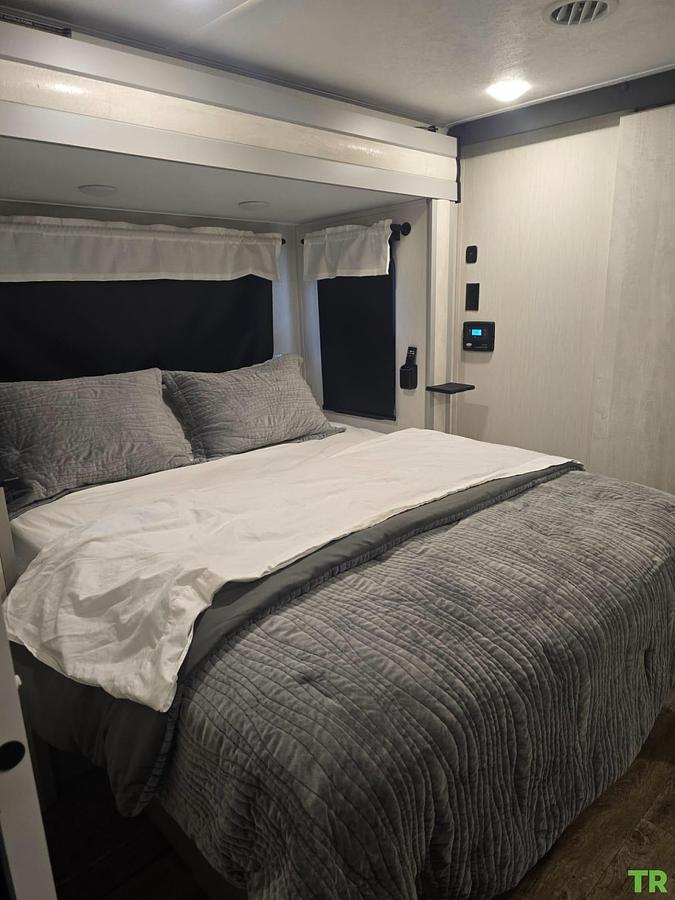 Used 2023 Forest River Vibe 34XL Travel Trailer – Used Only 3 Times – Excellent Condition – Many Extras