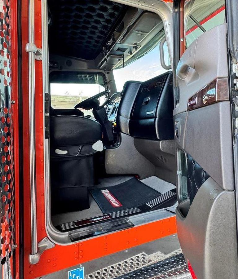 Used 2023 Kenworth W900L Sleeper Semi Truck