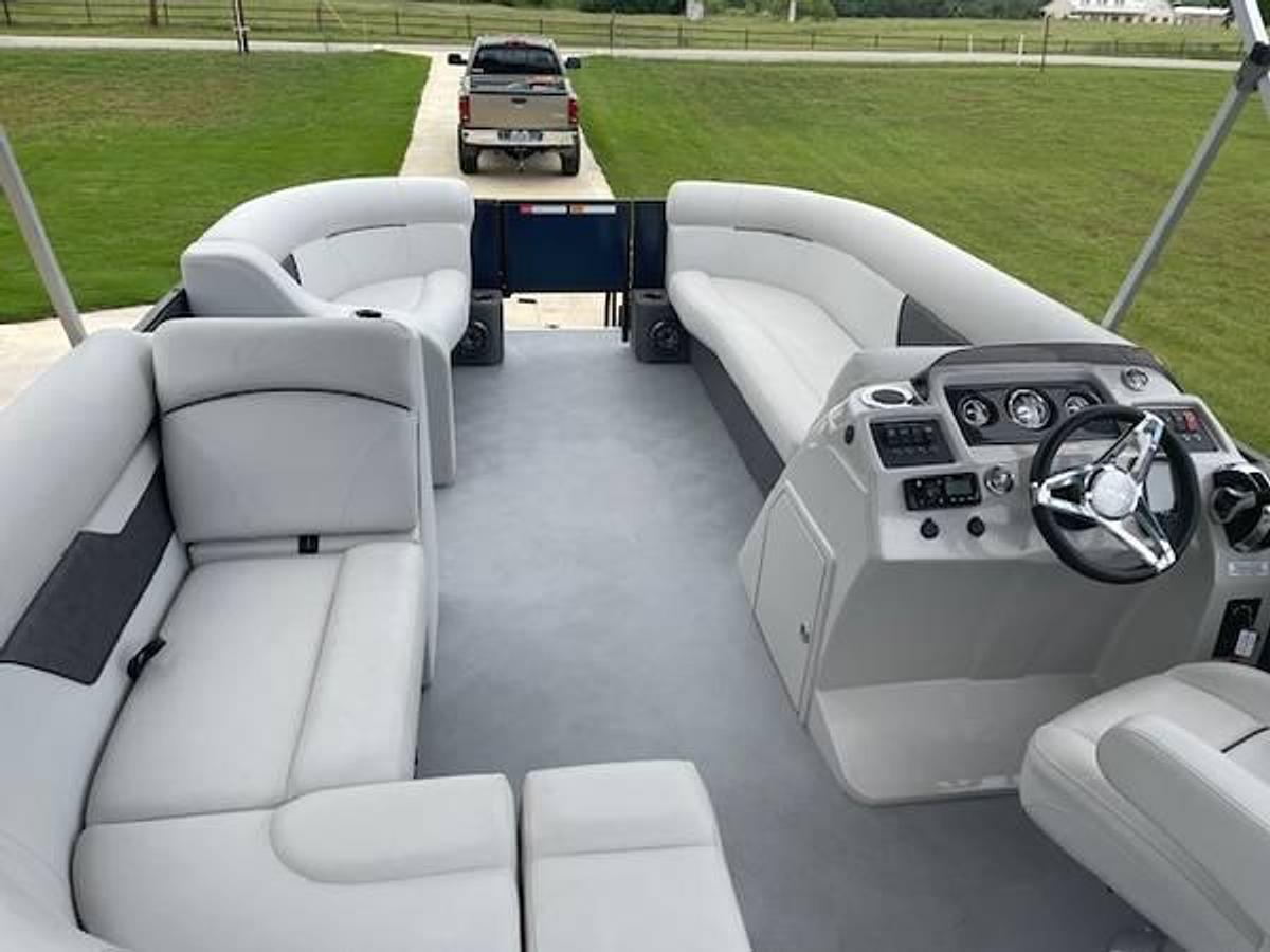 Used 2021 Crest Classic Fish Pontoon